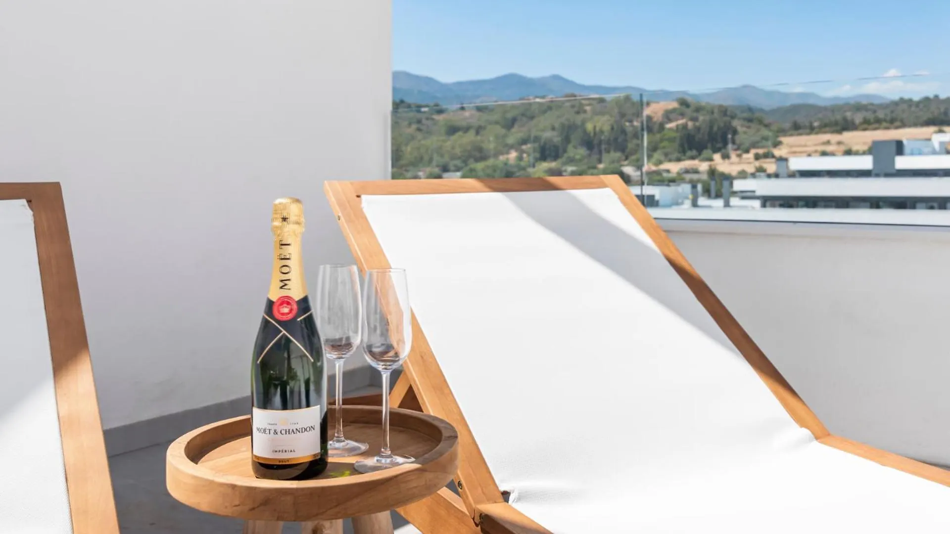 Sunny Terrace Penthouse Apartment Estepona