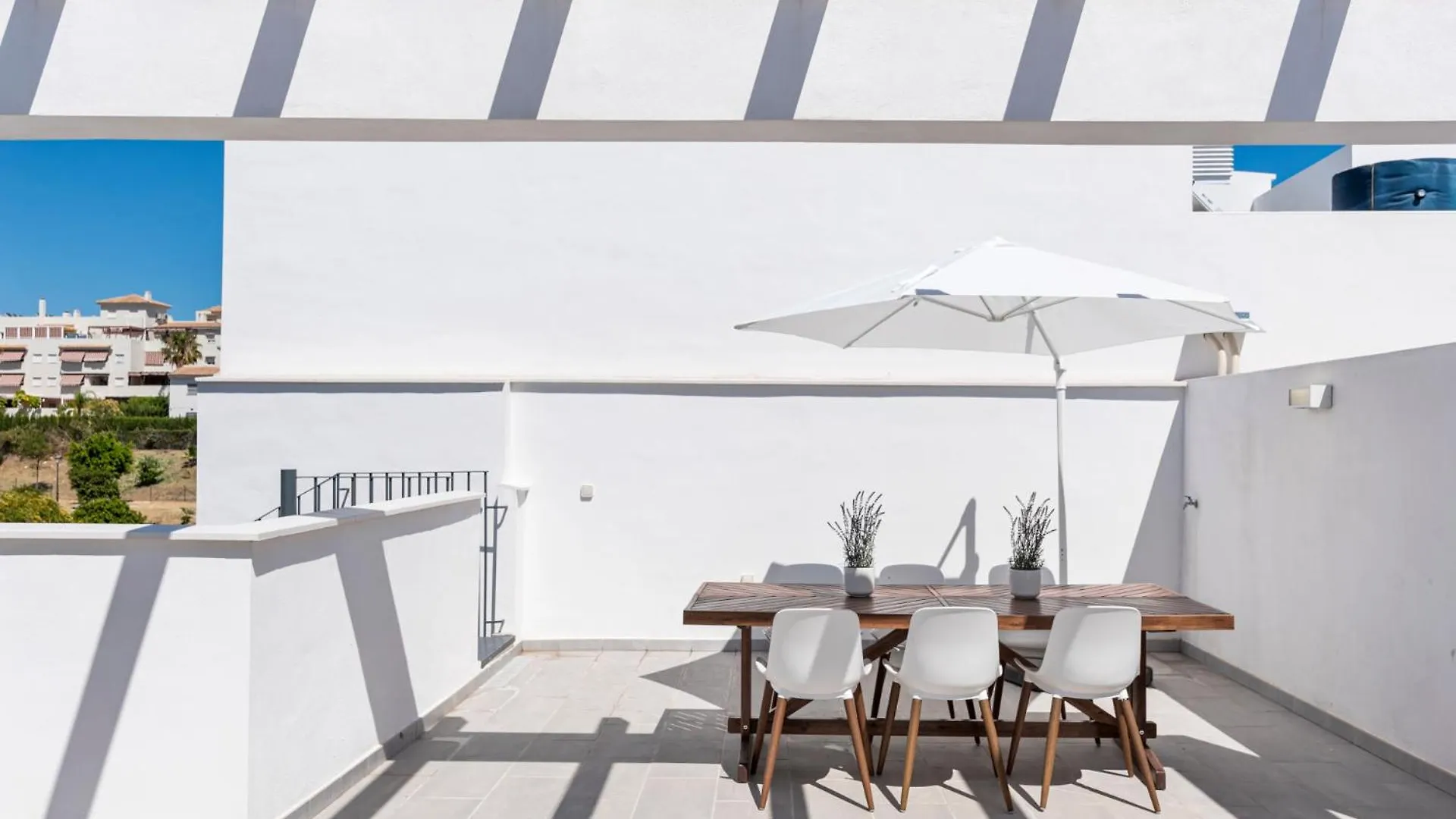 Sunny Terrace Penthouse Apartment Estepona