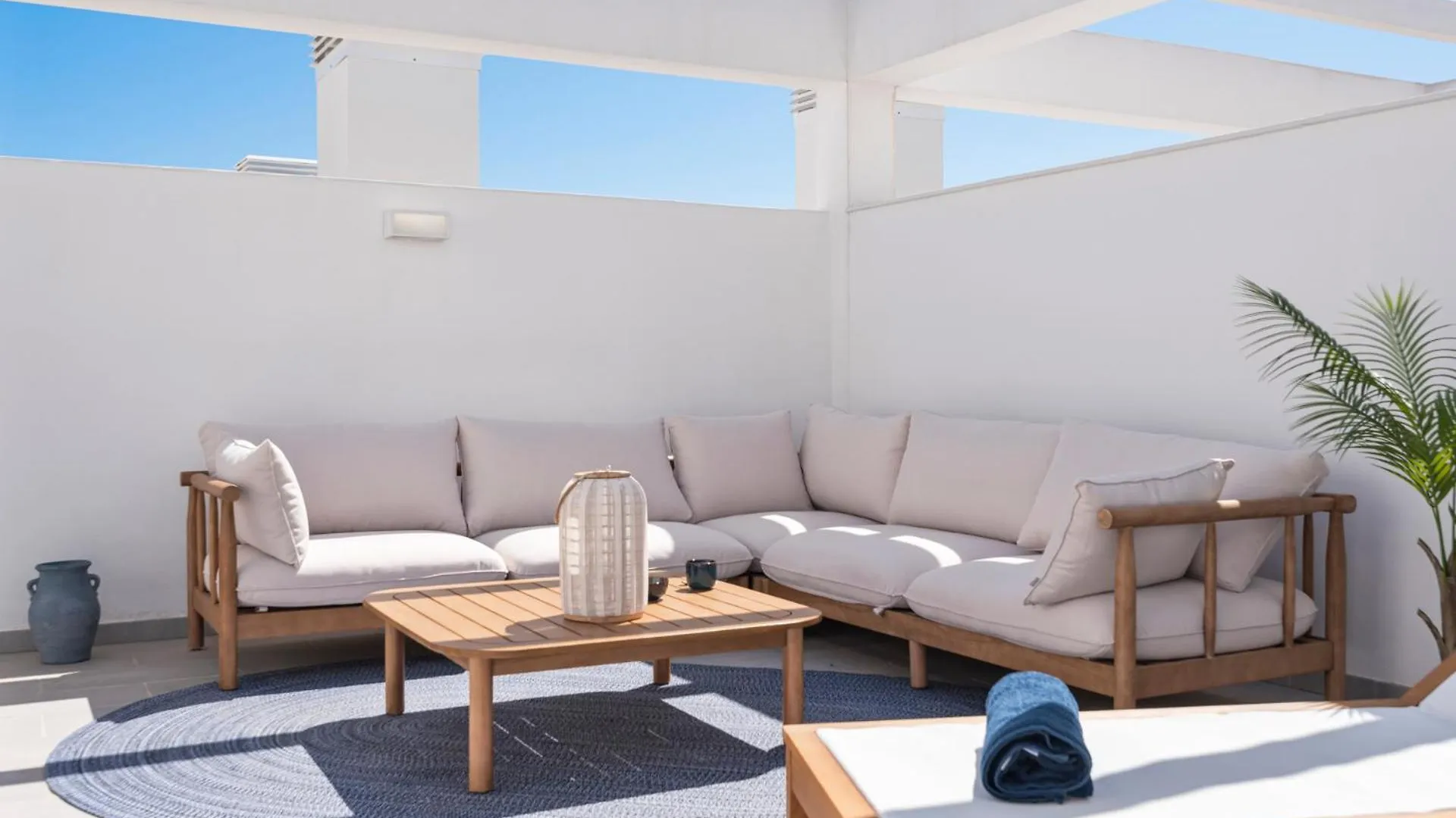 Sunny Terrace Penthouse Apartment Estepona