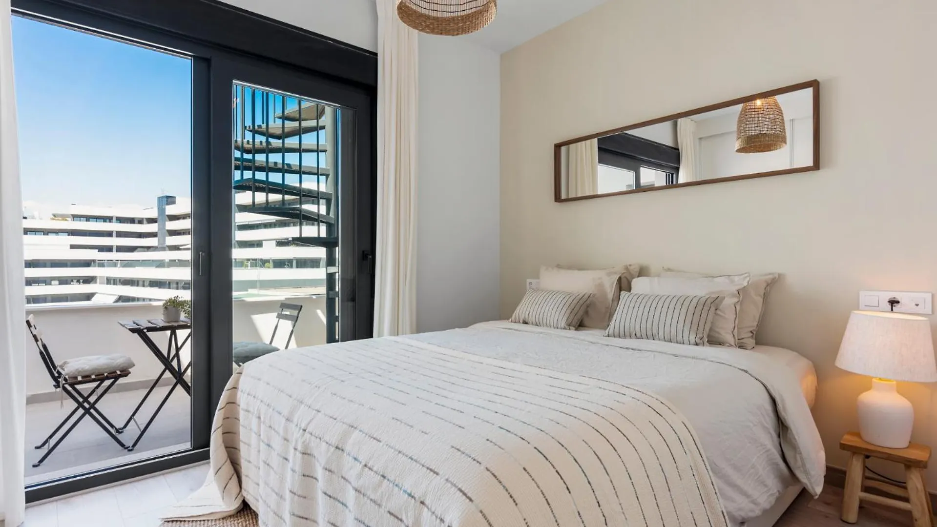 Sunny Terrace Penthouse Apartment Estepona 0*,