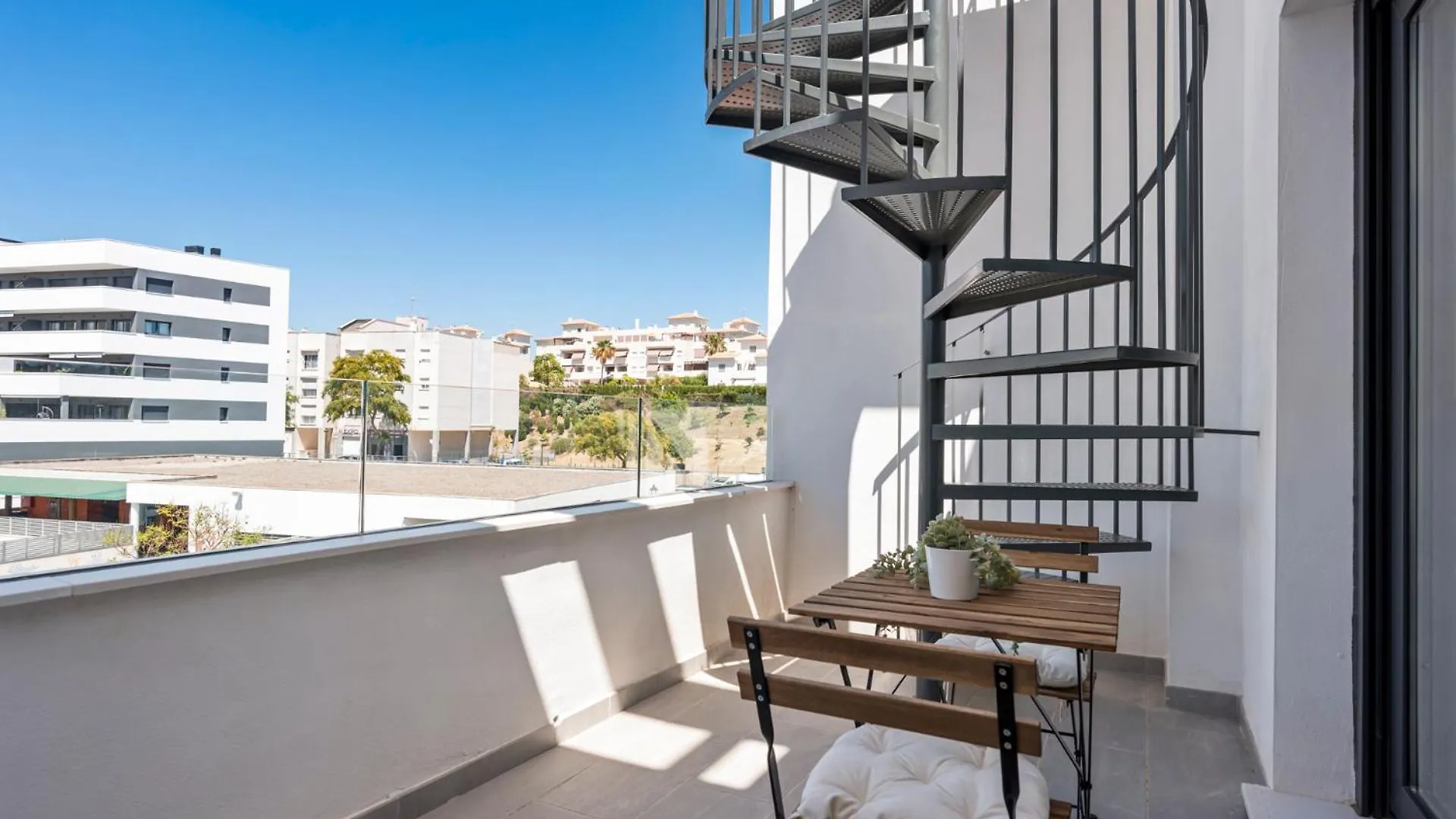 Sunny Terrace Penthouse Apartment Estepona Spain