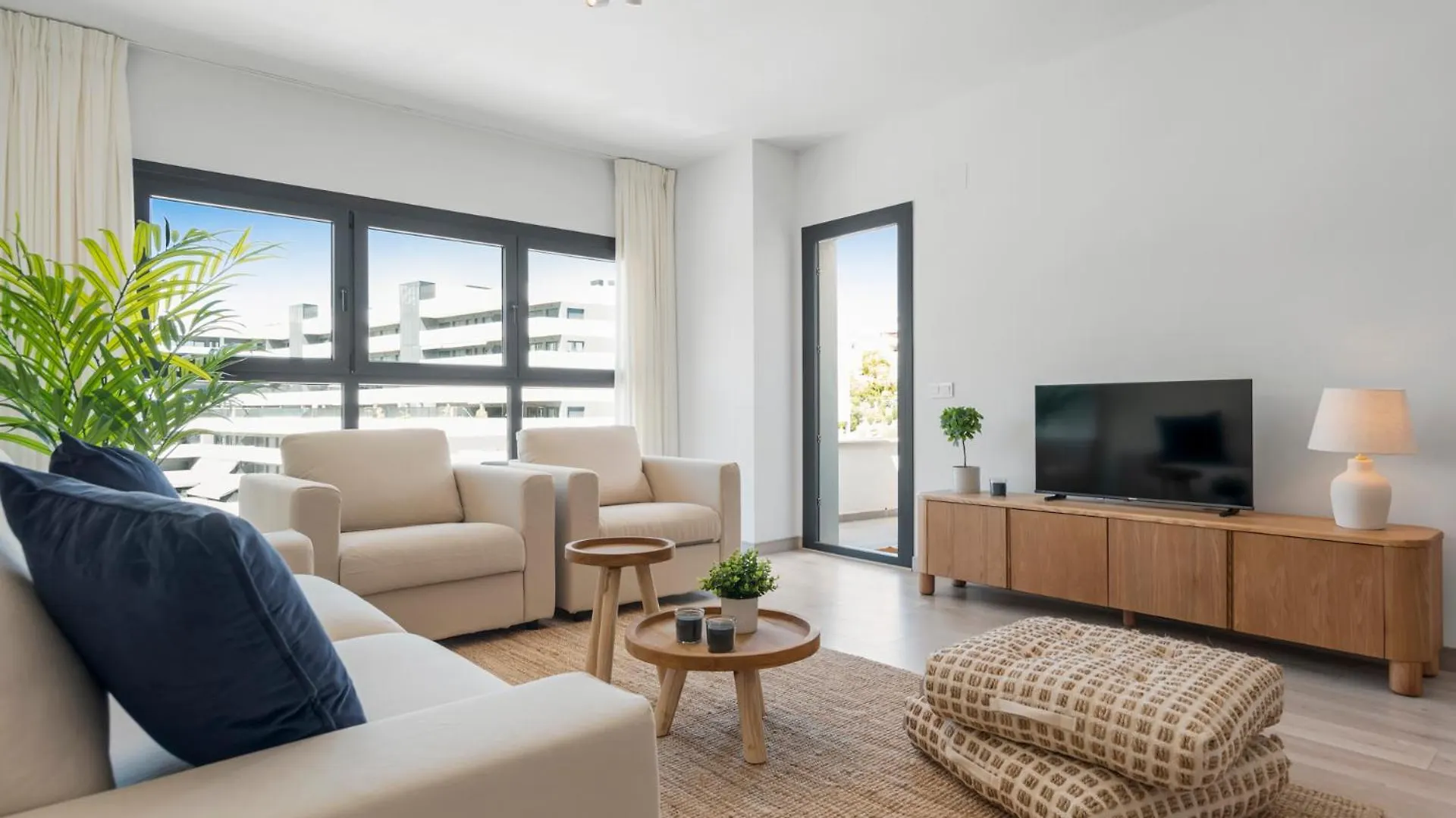 Sunny Terrace Penthouse Apartment Estepona