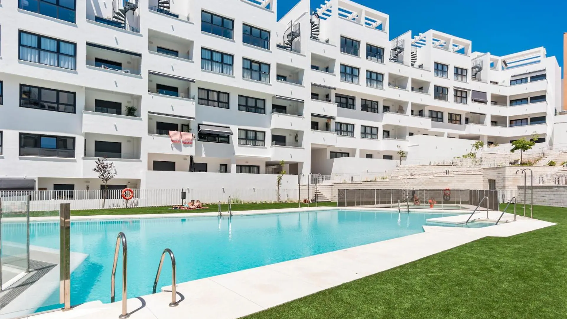 Sunny Terrace Penthouse Apartment Estepona
