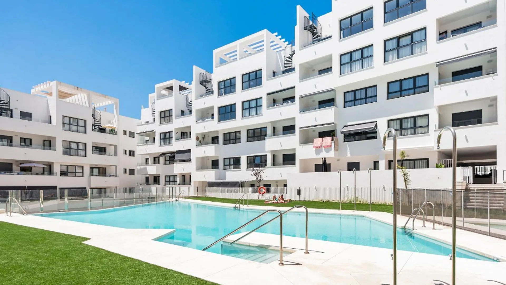 Sunny Terrace Penthouse Apartment Estepona Spain