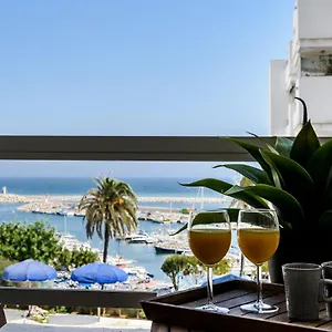 Marina With Sea Views, Pool And Parking Estepona