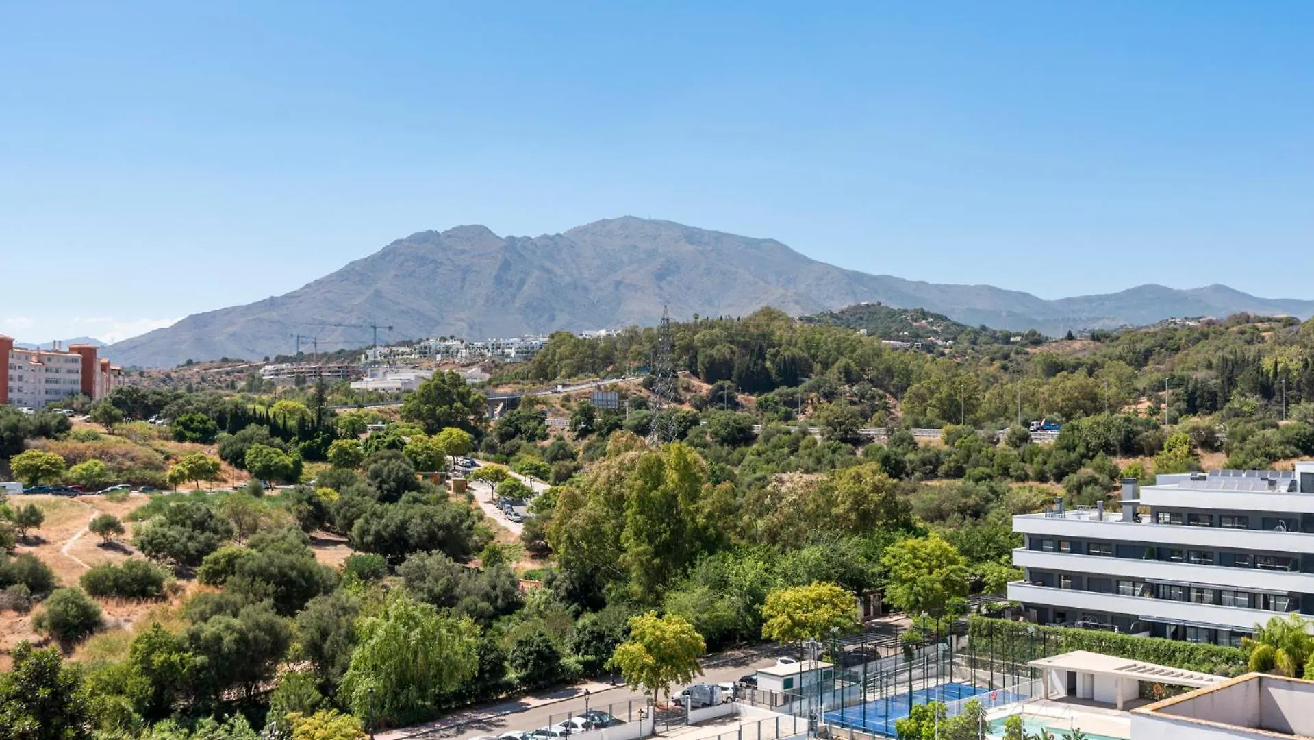 Sunny Terrace Penthouse Apartment Estepona